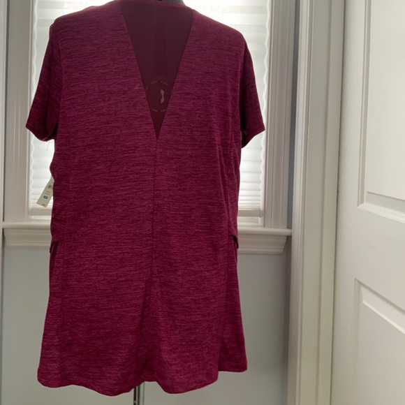 Danskin Tulip-Hem Athletic Tee w/ Mesh Detail NWT - Picture 4 of 8